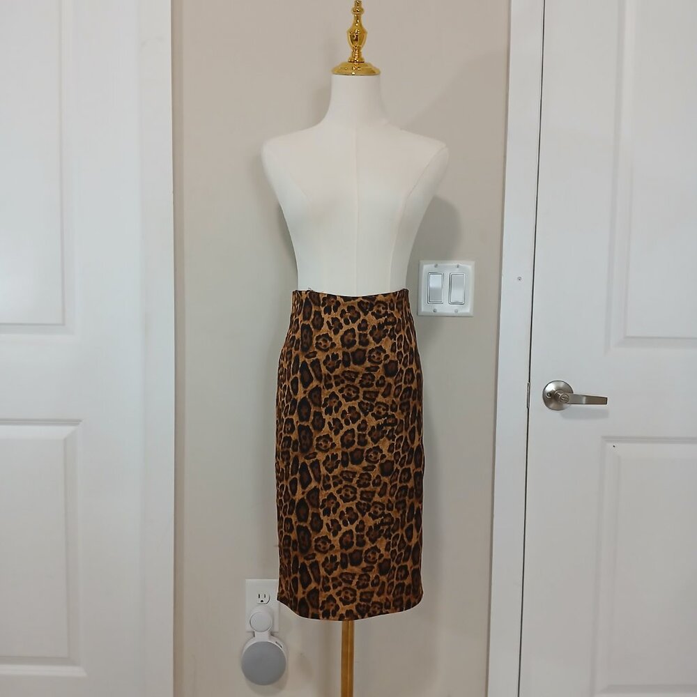 Forever 21 Leopard Print Pencil Skirt Women's Size S Bodycon Stretch Zip Back